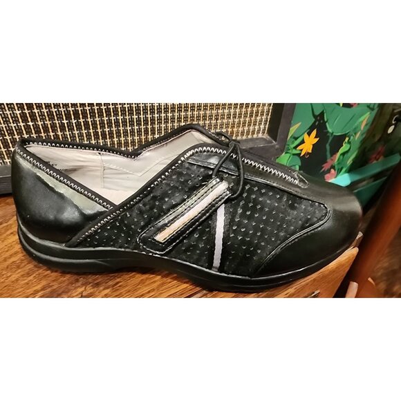 Cloudwalkers Women's Elley 9W Black Slip-On Casual Shoes - Picture 9 of 14